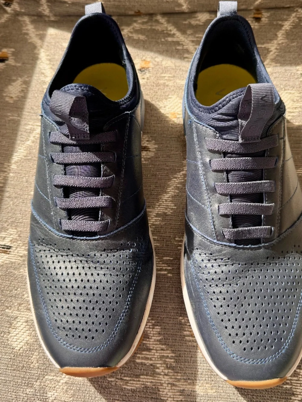 Men's Vionic Trent Navy Leather Sneaker, Size 11.5